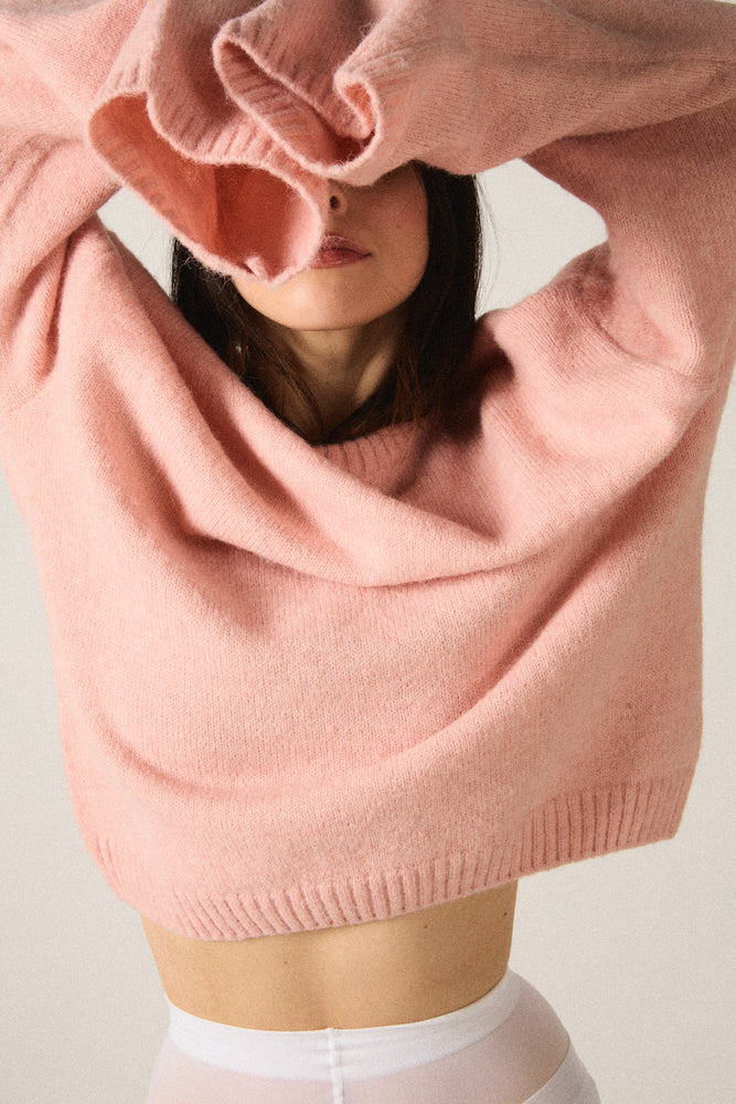 
                  
                    Charger l&amp;#39;image dans la galerie, LE PULL FLUFFY SURDIMENSIONÉ 
                  
                