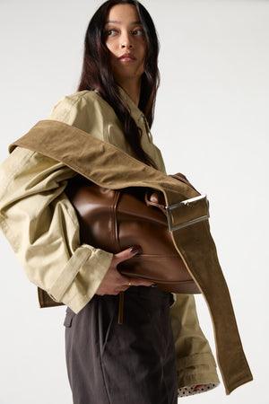 
                  
                    Load image into Gallery viewer, THE OVERSIZED NOBLE VEGAN BAG
                  
                