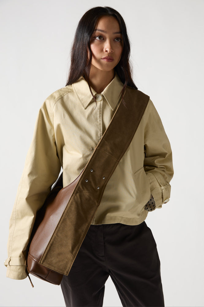 
                  
                    Load image into Gallery viewer, THE OVERSIZED NOBLE VEGAN BAG
                  
                