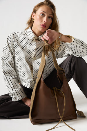 
                  
                    Load image into Gallery viewer, THE OVERSIZED NOBLE VEGAN BAG
                  
                