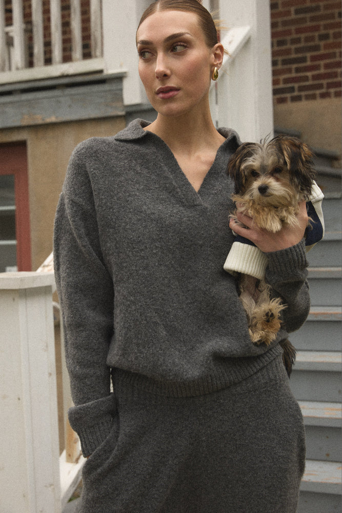 THE OVERSIZED WOOL KNITTED SWEATER